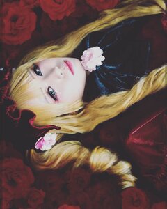 Rating: Safe Score: 0 Tags: 1girl blonde_hair blue_eyes closed_mouth drill_hair eyelashes flower hat lips long_hair looking_at_viewer makeup pink_flower pink_rose purple_rose red_flower red_rose ringlets rose rose_petals shinku simple_background solo thorns upper_body white_rose User: admin