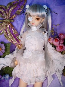 Rating: Questionable Score: 0 Tags: 1girl bangs doll dress eyepatch flower hair_ornament kirakishou long_hair rose see-through solo twintails white_dress white_flower User: admin