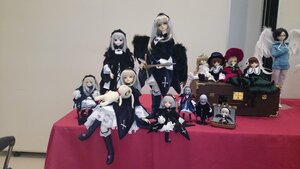 Rating: Safe Score: 0 Tags: 6+girls black_hair blonde_hair blue_eyes brown_hair doll dress gloves gun hair_ornament hat long_hair looking_at_viewer multiple_girls red_eyes short_hair silver_hair sitting smile solo suigintou User: admin