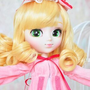 Rating: Safe Score: 0 Tags: 1girl bangs blonde_hair closed_mouth curly_hair doll drill_hair eyelashes green_eyes hina_ichigo hinaichigo lips long_hair looking_at_viewer pink_dress red_ribbon ribbon smile solo traditional_media twin_drills upper_body User: admin