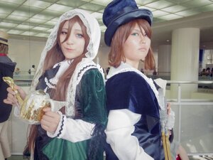 Rating: Safe Score: 0 Tags: 2girls argyle argyle_background blue_eyes brown_hair checkered checkered_background checkered_floor dress hat indoors long_hair multiple_cosplay multiple_girls tagme tile_floor tile_wall tiles User: admin