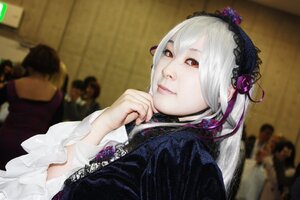Rating: Safe Score: 0 Tags: 1girl 3d blurry blurry_background depth_of_field frills hairband indoors lips looking_at_viewer red_eyes solo suigintou upper_body User: admin
