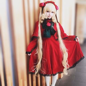 Rating: Safe Score: 0 Tags: 1girl blonde_hair blurry bow checkered checkered_floor curtains depth_of_field dress flower long_hair long_sleeves red_dress rose shinku solo standing twintails very_long_hair white_legwear User: admin