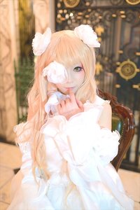 Rating: Safe Score: 0 Tags: 1girl bangs blonde_hair blurry blurry_background blurry_foreground depth_of_field dress eyepatch green_eyes kirakishou lips long_hair looking_at_viewer one_eye_covered solo white_dress User: admin