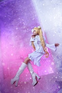 Rating: Safe Score: 0 Tags: 1girl blonde_hair boots dress hair_ornament high_heel_boots high_heels kirakishou knee_boots long_hair sitting snow snowing solo twintails white_dress white_footwear User: admin