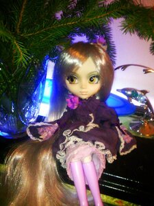 Rating: Safe Score: 0 Tags: 1girl barasuishou brown_hair doll dress grass long_hair long_sleeves looking_at_viewer pink_legwear solo thighhighs very_long_hair yellow_eyes User: admin