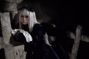Rating: Safe Score: 0 Tags: 1girl bangs black_dress book closed_mouth dress lips long_hair long_sleeves looking_at_viewer solo suigintou User: admin