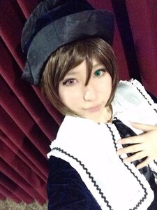 Rating: Safe Score: 0 Tags: 1girl auto_tagged bangs brown_hair chain closed_mouth green_eyes hair_between_eyes hat lips looking_at_viewer solo souseiseki umbrella upper_body User: admin