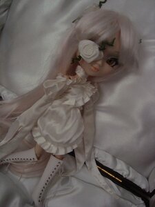 Rating: Safe Score: 0 Tags: 1girl boots doll dress eyepatch flower frills gloves kirakishou lips long_hair looking_at_viewer rose solo white_dress white_hair User: admin