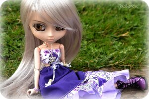 Rating: Safe Score: 0 Tags: 1girl barasuishou bare_shoulders boots bracelet brown_eyes doll dress jewelry long_hair necklace outdoors smile solo strapless strapless_dress User: admin