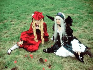 Rating: Safe Score: 0 Tags: 1boy blonde_hair bonnet dress flower grass hat long_hair multiple_cosplay sitting tagme User: admin