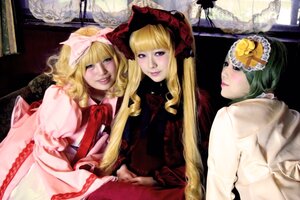 Rating: Safe Score: 0 Tags: 3girls blonde_hair blue_eyes bow curtains dress flower lips long_hair looking_at_viewer multiple_cosplay multiple_girls rose short_hair smile tagme User: admin