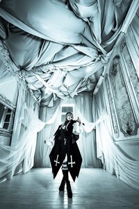 Rating: Safe Score: 0 Tags: boots coat gloves indoors monochrome pants solo standing suigintou User: admin