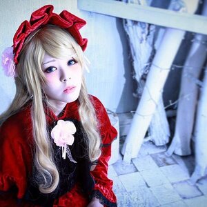 Rating: Safe Score: 0 Tags: 1girl blonde_hair blue_eyes blurry blurry_background blurry_foreground closed_mouth depth_of_field eyelashes lips long_hair looking_at_viewer photo red_headwear shinku solo upper_body User: admin
