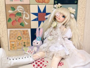 Rating: Safe Score: 0 Tags: 1girl apple blonde_hair blue_eyes bunny doll dress eyepatch flower food fruit hair_flower hair_ornament kirakishou lace long_hair rose sitting solo stuffed_animal underwear white_flower User: admin