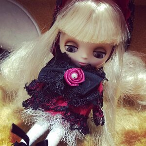 Rating: Safe Score: 0 Tags: 1girl black_eyes doll grass looking_at_viewer shinku solo User: admin