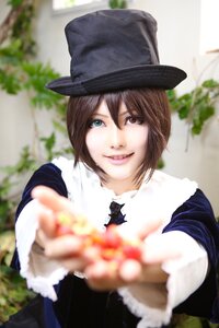 Rating: Safe Score: 0 Tags: 1girl 3d black_headwear blue_eyes blurry blurry_background blurry_foreground brown_hair depth_of_field foreshortening giving hat heterochromia looking_at_viewer motion_blur outstretched_arm outstretched_hand plant reaching_out red_eyes short_hair smile solo souseiseki top_hat User: admin