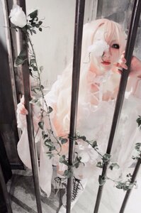 Rating: Safe Score: 0 Tags: 1girl kirakishou solo white_hair User: admin