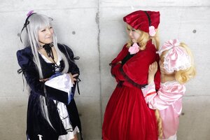 Rating: Safe Score: 0 Tags: 3girls blonde_hair bonnet bow breasts closed_eyes dress hat long_hair long_sleeves multiple_cosplay multiple_girls shinku silver_hair suigintou tagme User: admin