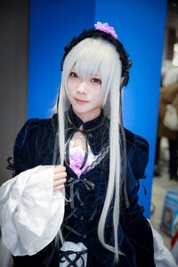 Rating: Safe Score: 0 Tags: 1girl 3d black_dress blurry blurry_background blurry_foreground depth_of_field dress flower frills gothic_lolita hairband lips long_hair long_sleeves looking_at_viewer photo red_eyes silver_hair sky smile solo suigintou User: admin