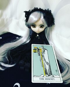 Rating: Safe Score: 0 Tags: 1girl crescent_moon doll dress frills long_hair long_sleeves looking_at_viewer moon solo suigintou very_long_hair User: admin