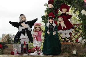 Rating: Safe Score: 0 Tags: 4girls blonde_hair bow brown_hair doll dress flower hat long_hair long_sleeves multiple_dolls multiple_girls red_flower red_rose rose short_hair suiseiseki tagme User: admin