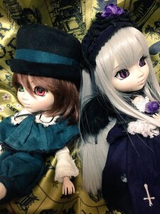 Rating: Safe Score: 0 Tags: 2girls blue_dress brown_hair doll dress frills green_eyes hat heterochromia long_hair long_sleeves looking_at_viewer multiple_dolls multiple_girls red_eyes siblings sisters smile souseiseki suigintou suiseiseki tagme top_hat twins User: admin