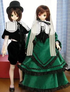 Rating: Safe Score: 0 Tags: 2girls brown_hair doll dress frills green_dress green_eyes hat heterochromia long_hair long_sleeves looking_at_viewer multiple_dolls multiple_girls red_eyes short_hair siblings sisters souseiseki standing suiseiseki tagme top_hat twins User: admin