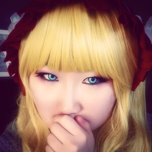 Rating: Safe Score: 0 Tags: 1girl bangs blonde_hair blue_eyes blunt_bangs bow face looking_at_viewer portrait shinku solo User: admin