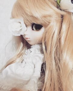 Rating: Safe Score: 0 Tags: 1girl bangs blonde_hair closed_mouth doll flower kirakishou lips long_hair looking_at_viewer mole profile solo upper_body User: admin