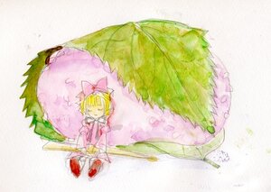 Rating: Safe Score: 0 Tags: 1girl auto_tagged blonde_hair bow dress flower hair_bow hinaichigo holding_umbrella image leaf leaf_umbrella pink_bow pink_dress rain solo striped umbrella User: admin