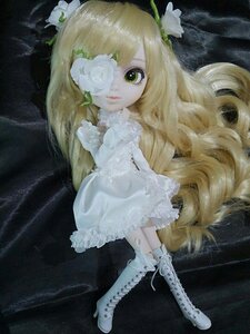 Rating: Safe Score: 0 Tags: 1girl blonde_hair boots cross-laced_footwear doll dress flower full_body green_eyes hair_flower hair_ornament hair_over_one_eye kirakishou knee_boots lace-up_boots long_hair solo standing very_long_hair white_dress white_footwear User: admin