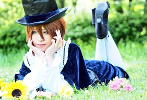Rating: Safe Score: 0 Tags: 1girl brown_hair field flower hat heterochromia looking_at_viewer lying on_stomach outdoors pantyhose short_hair smile solo souseiseki top_hat User: admin