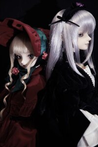 Rating: Safe Score: 0 Tags: 2girls blonde_hair blunt_bangs bonnet doll dress flower hat long_hair long_sleeves looking_at_viewer multiple_dolls multiple_girls rose shinku silver_hair suigintou tagme User: admin