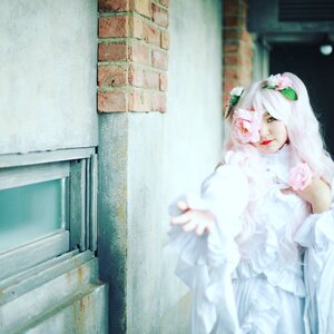 Rating: Safe Score: 0 Tags: 1girl blurry depth_of_field dress flower frills green_eyes hair_flower hair_ornament kirakishou long_hair solo white_dress white_hair User: admin