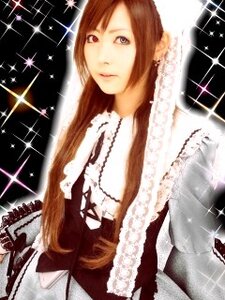 Rating: Safe Score: 0 Tags: 1girl brown_hair diffraction_spikes glint lips long_hair solo sparkle sparkle_background star_(sky) suiseiseki User: admin