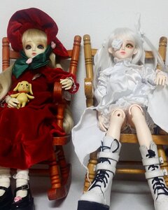 Rating: Safe Score: 0 Tags: 2girls blonde_hair boots doll dress eyepatch gun long_hair multiple_dolls multiple_girls sitting tagme white_hair User: admin