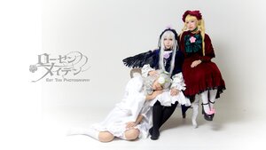 Rating: Safe Score: 0 Tags: 3girls black_wings blonde_hair dress hairband long_hair multiple_cosplay multiple_girls shinku silver_hair suigintou tagme white_hair wings User: admin