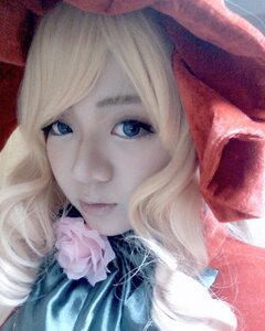 Rating: Safe Score: 0 Tags: 1girl bangs blonde_hair blue_eyes bow closed_mouth drill_hair flower frills hat lips long_hair looking_at_viewer portrait rose shinku solo User: admin