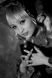 Rating: Safe Score: 0 Tags: 1girl bangs blunt_bangs choker fingernails flower greyscale lips looking_at_viewer monochrome shinku solo upper_body User: admin