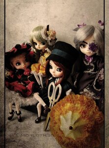 Rating: Safe Score: 0 Tags: 4girls blonde_hair blue_eyes bow doll dress flower frills hat long_hair multiple_dolls multiple_girls rose short_hair silver_hair tagme top_hat User: admin
