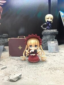 Rating: Safe Score: 0 Tags: 2girls blonde_hair bow doll dress frills multiple_dolls multiple_girls red_dress shinku tagme User: admin