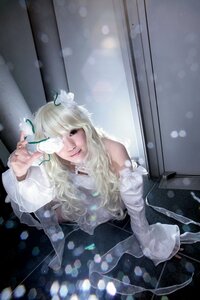 Rating: Safe Score: 0 Tags: 1girl blonde_hair detached_sleeves dress flower hair_ornament kirakishou lips long_hair long_sleeves solo User: admin