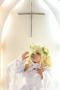 Rating: Safe Score: 0 Tags: 1girl blonde_hair dress flower hair_flower hair_ornament kirakishou lips long_sleeves solo white_dress white_flower window User: admin