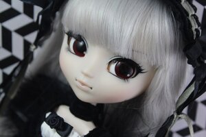 Rating: Safe Score: 0 Tags: 1girl bangs black_flower black_rose blunt_bangs blurry blurry_foreground closed_mouth depth_of_field doll face flower gift gothic_lolita lips lolita_fashion lolita_hairband looking_at_viewer red_eyes rose solo suigintou white_flower white_hair white_rose User: admin