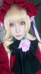 Rating: Safe Score: 0 Tags: 1girl bangs blonde_hair blue_eyes eyelashes flower hair_flower lips long_hair looking_at_viewer rose shinku solo upper_body User: admin