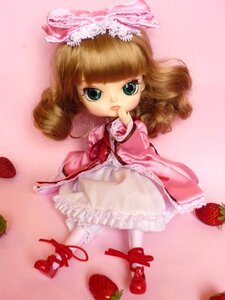 Rating: Safe Score: 0 Tags: 1girl apple bow brown_hair cherry doll dress finger_to_mouth food frills fruit full_body green_eyes hina_ichigo hinaichigo pantyhose pink_background pink_bow pink_dress pink_footwear red_footwear shoes solo strawberry striped white_legwear User: admin