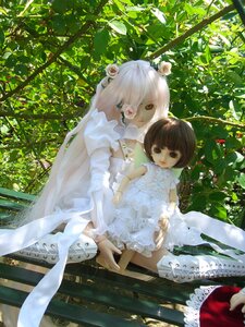Rating: Safe Score: 0 Tags: 2girls brown_eyes brown_hair doll dress flower frills kirakishou leaf long_hair looking_at_viewer multiple_girls outdoors short_hair solo white_dress white_hair User: admin
