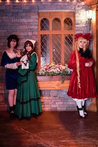 Rating: Safe Score: 0 Tags: blonde_hair bow brown_hair closed_eyes dress flower green_dress hat long_hair multiple_cosplay multiple_girls smile standing tagme window User: admin