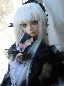 Rating: Safe Score: 0 Tags: 1girl animal bangs crow doll feathers flower lips long_hair purple_eyes solo suigintou upper_body white_hair User: admin